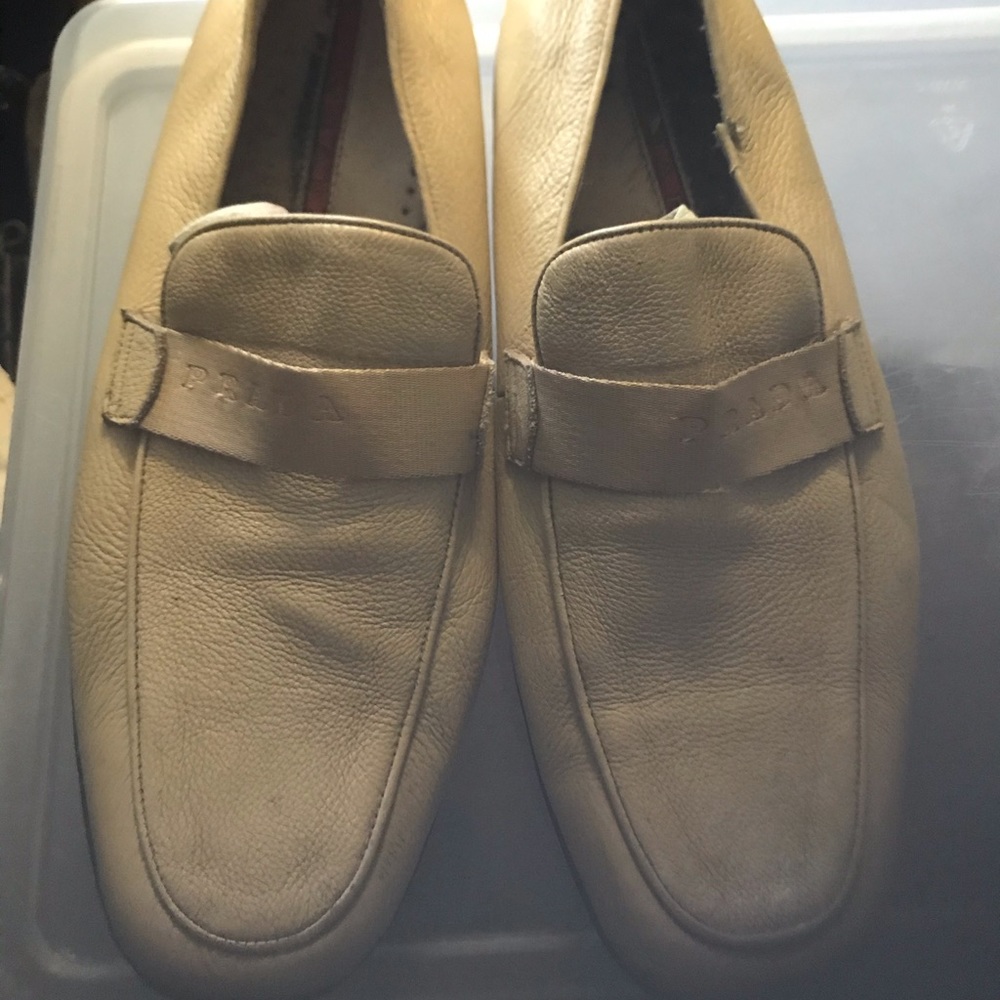 PRADA Loafer